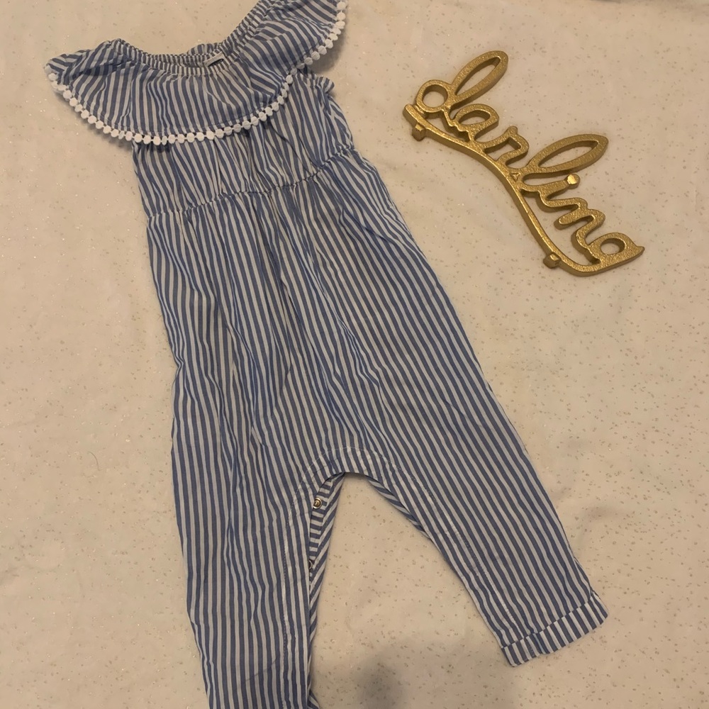 Old navy romper 12-18m